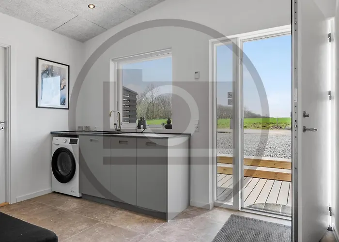 In With Sauna בורקופ